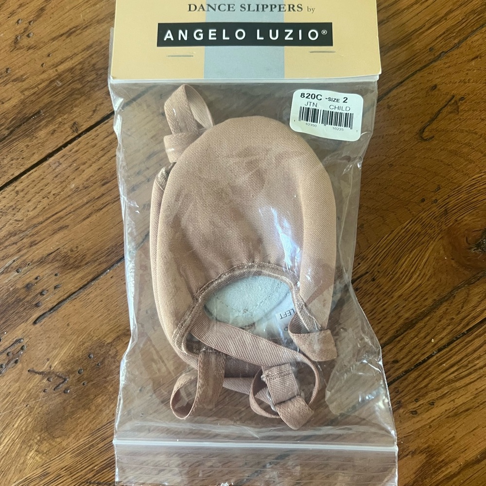 Angelo Luzio Child Size 2 Dance Slippers